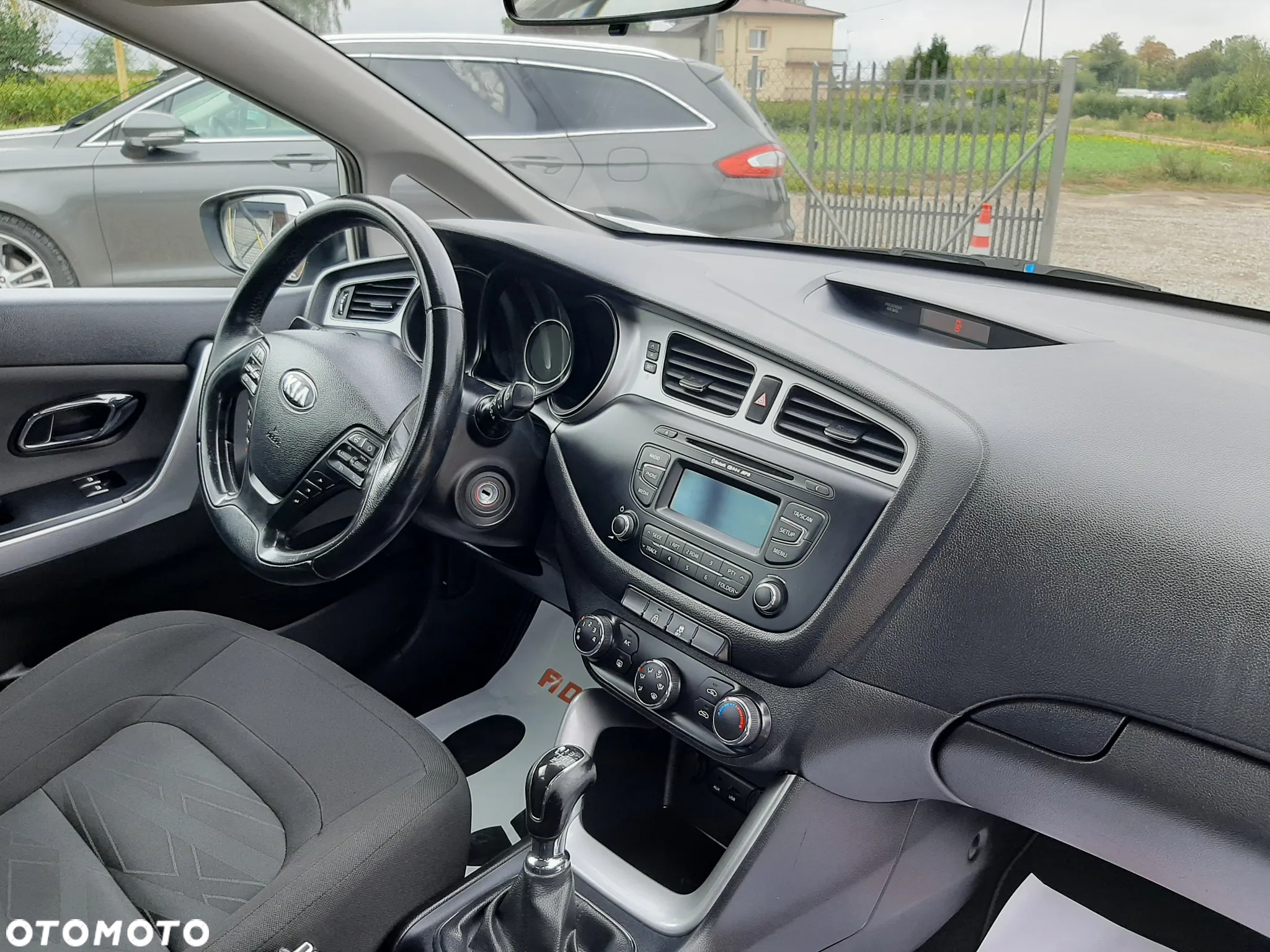 Kia Ceed 1.6 GDI SW Dream-Team Edition - 25