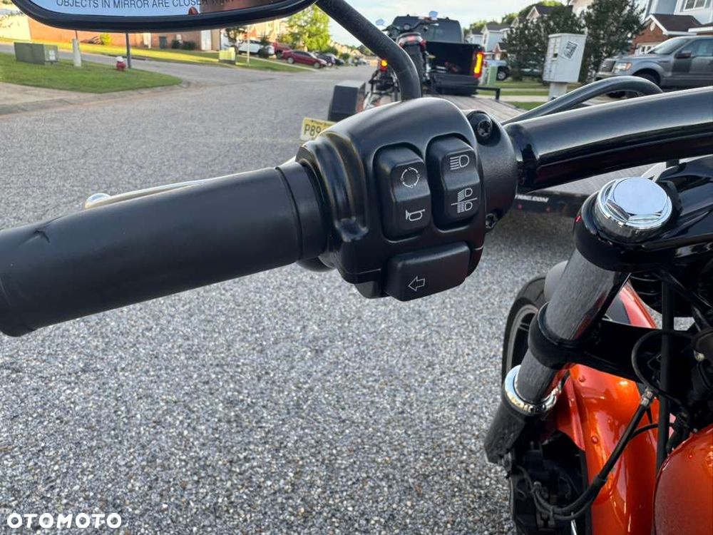 Harley-Davidson Softail Breakout - 14
