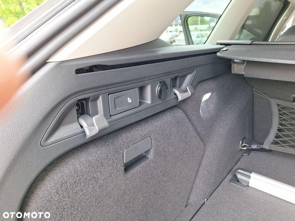Volkswagen Passat - 35