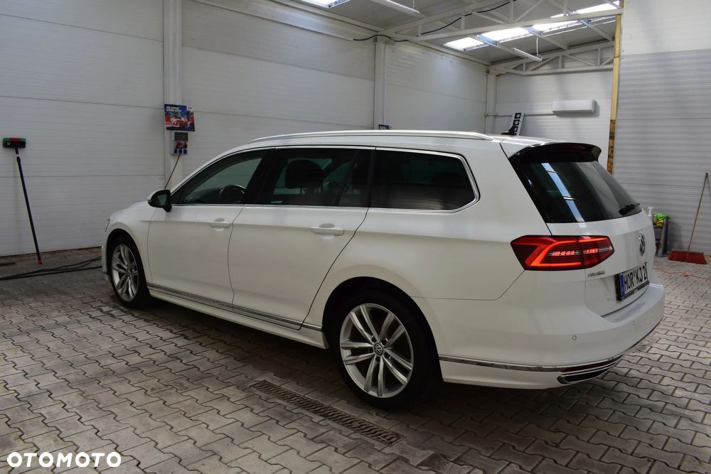 Volkswagen Passat Variant 2.0 TDI DSG (BlueMotion Technology) Highline - 16