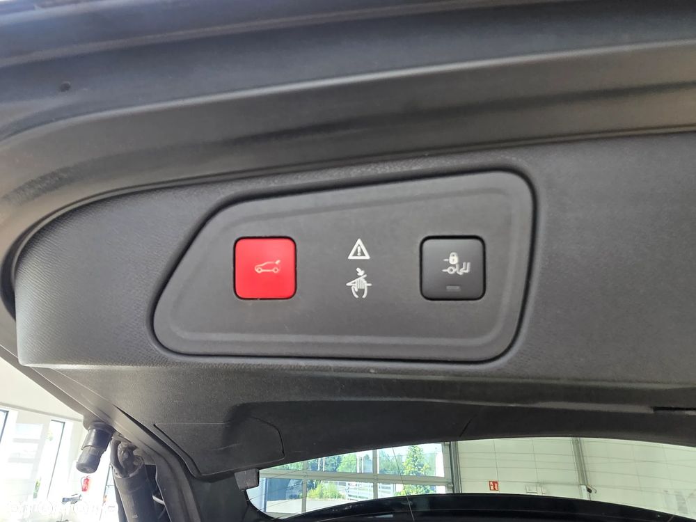 Peugeot 3008 1.5 BlueHDi Allure S&S EAT8 - 18