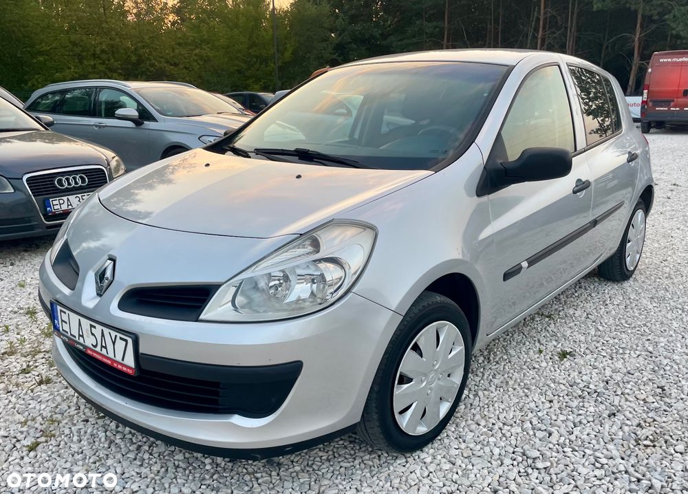 Renault Clio 1.2 16V Authentique - 10