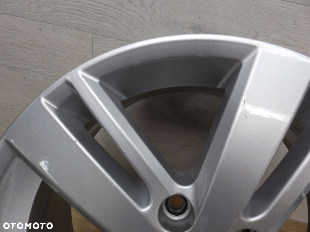 Felga VW Golf VI 5K0 6.5Jx16H2 Et50 5x112 - 7