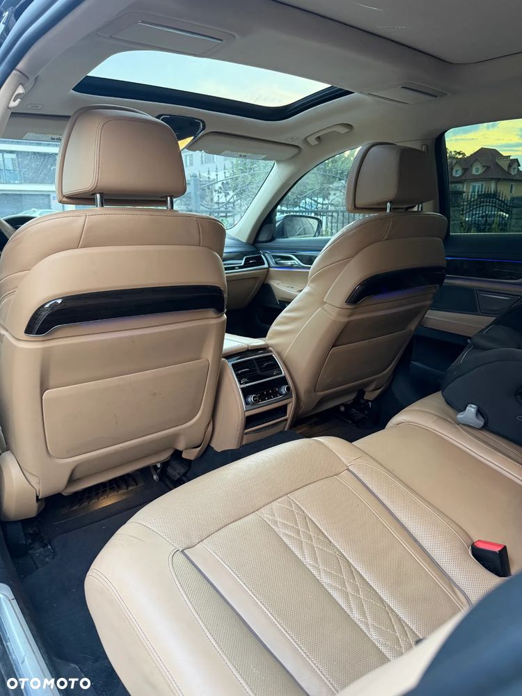 BMW Seria 7 750Li Edition Exclusive - 8
