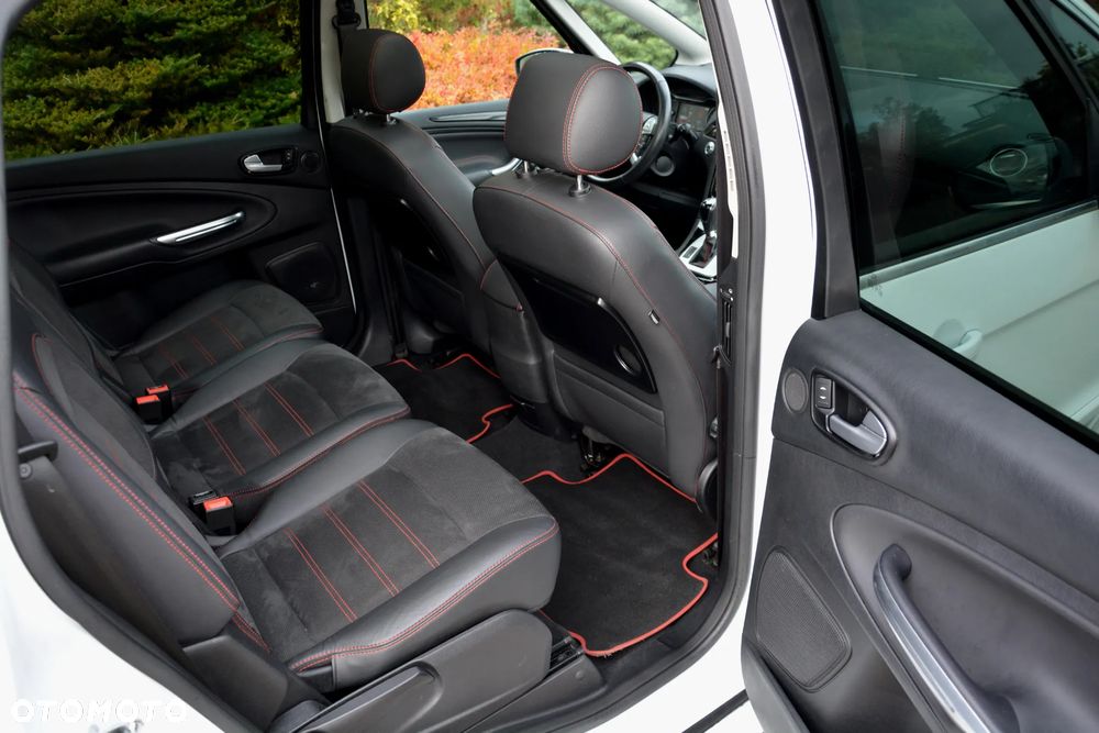 Ford S-Max 2.0 TDCi DPF Titanium X - 38