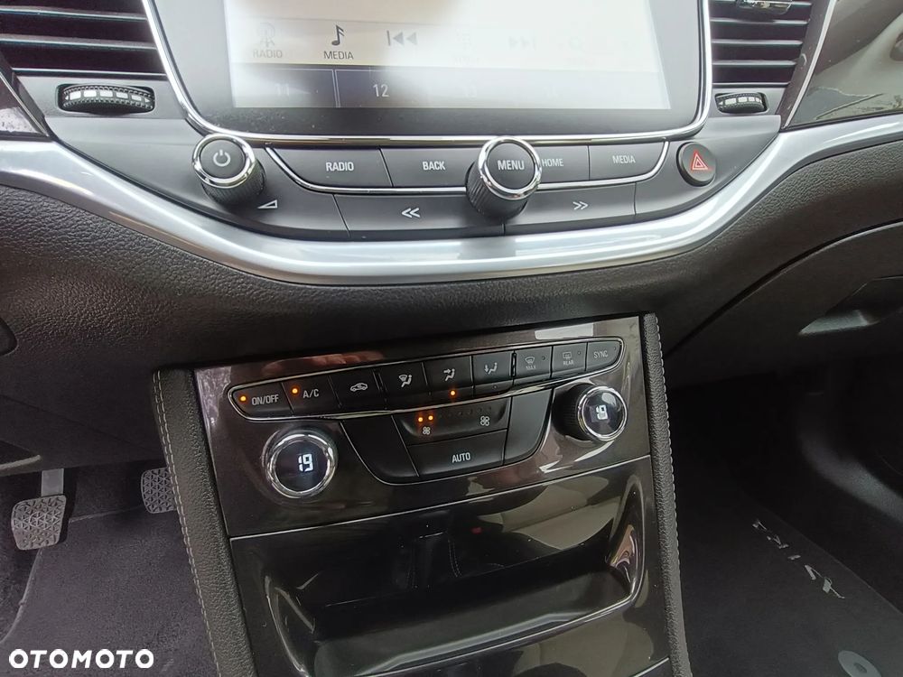 Opel Astra 1.4 Turbo Business - 28