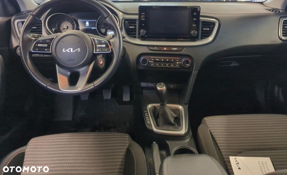 Kia Ceed 1.5 T-GDI M - 8