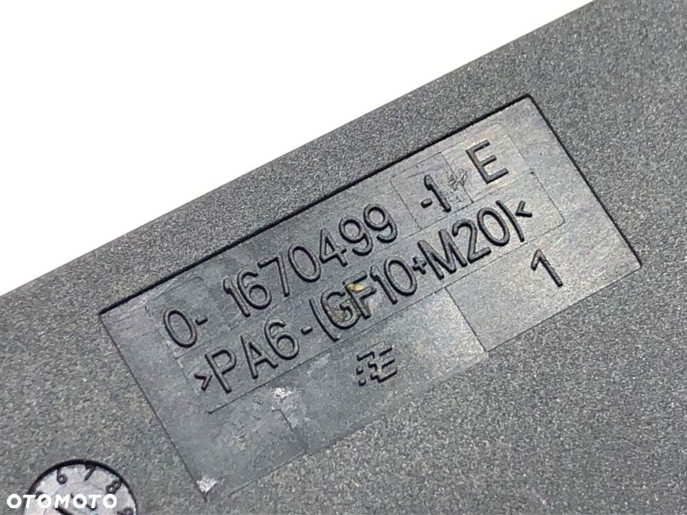 SKRZYNKA BEZPIECZNIKÓW  BMW X3 (F25) 2010 - 2017 xDrive 20 d 135 kW [184 KM] olej napędowy 2010 - - 4