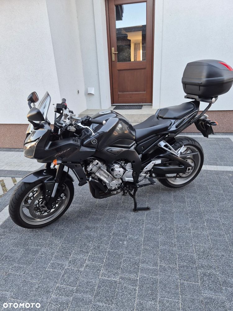 Yamaha FZ - 8
