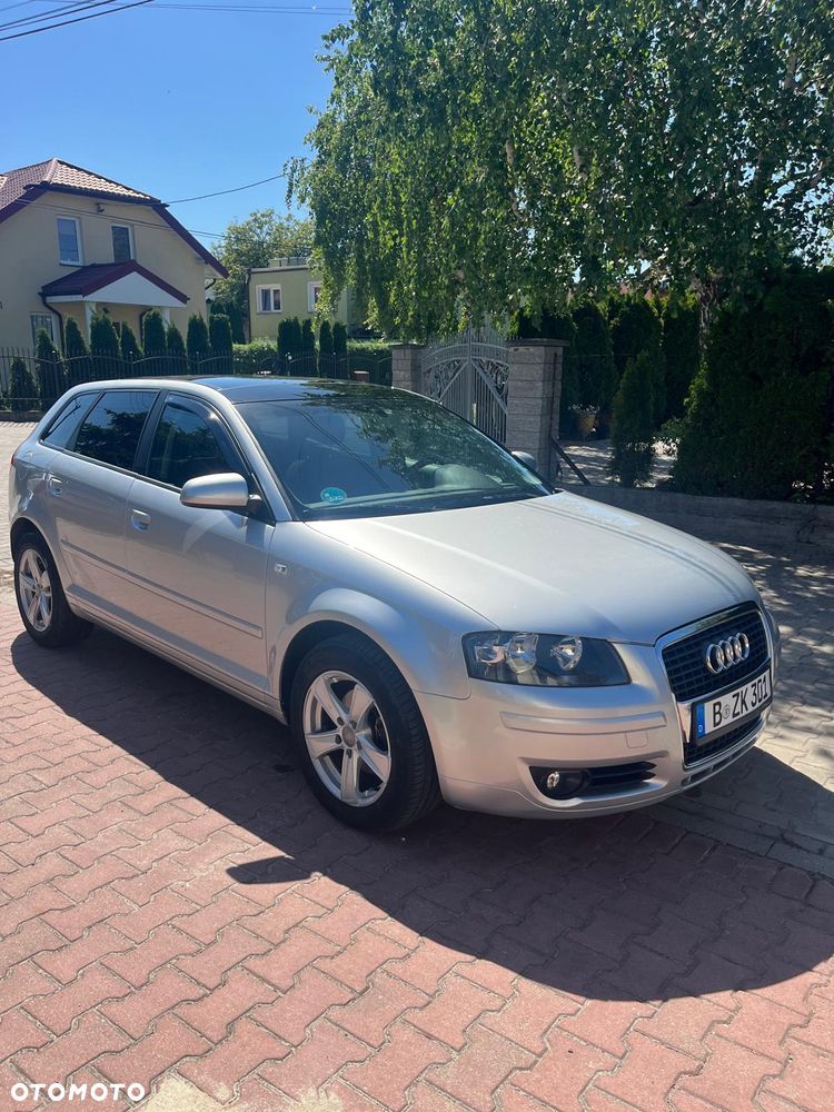 Audi A3 Sportback - 1