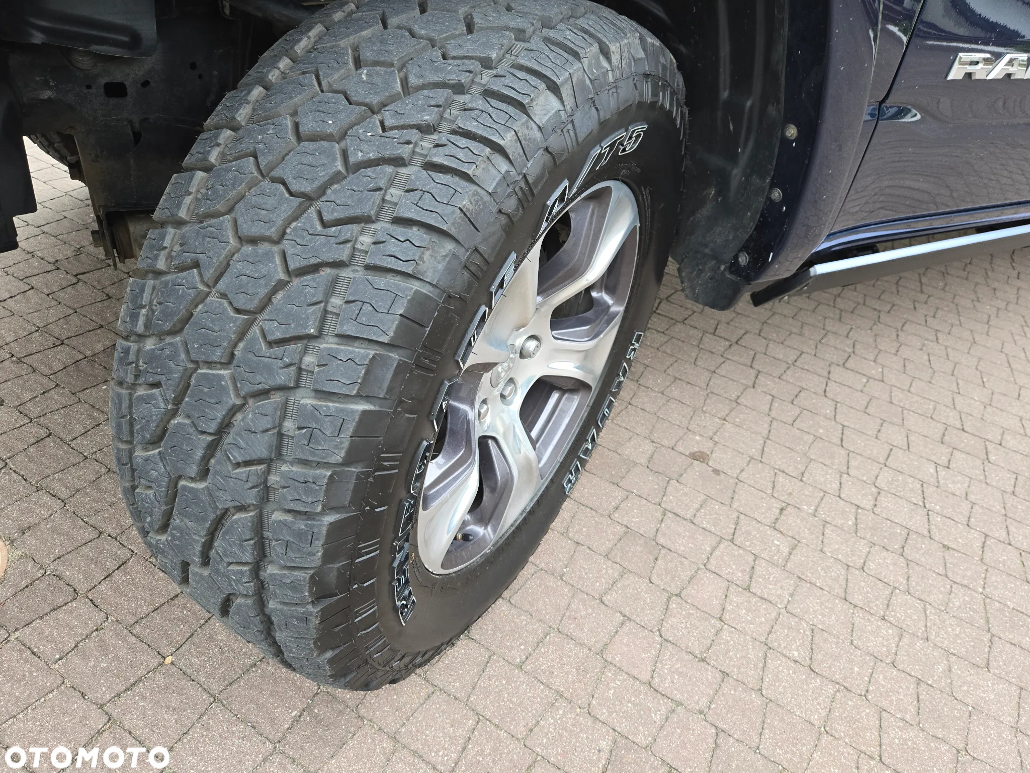 RAM 1500 Crew Cab MB Laramie - 16