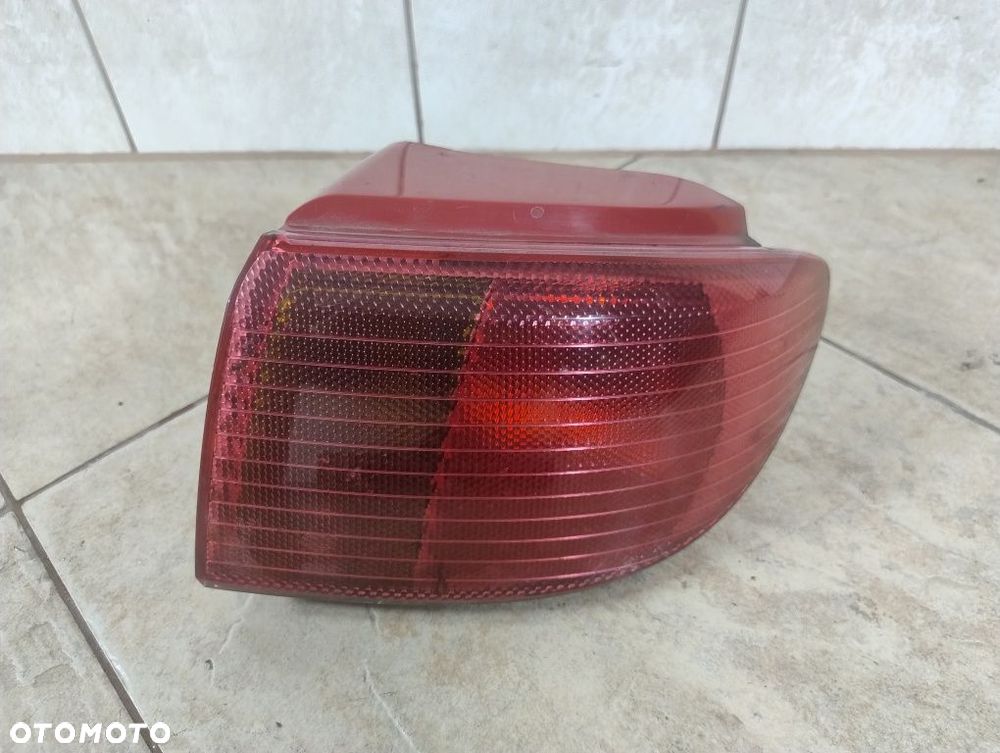 Mazda 2 DY 03-05r lampa tył prawa Europa wysyłka OLX oryginał - 1