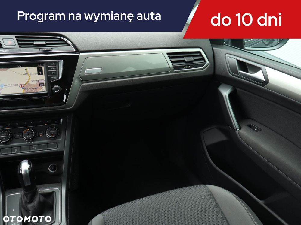 Volkswagen Touran - 10