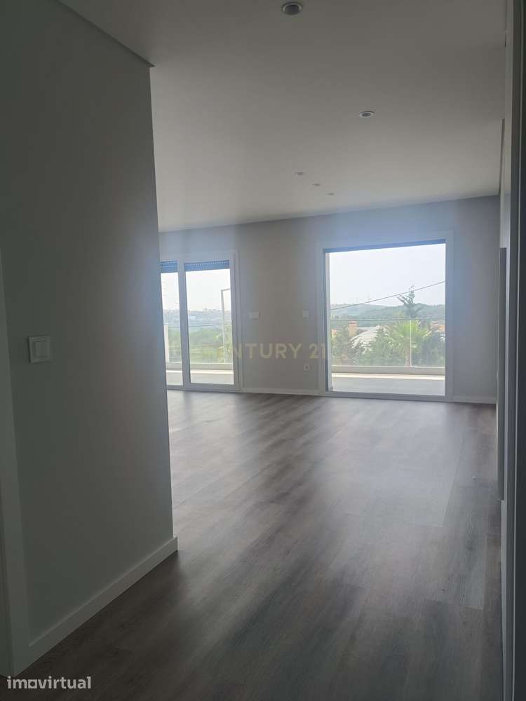 Excepcional apartamento T3 novo,  junto ao Belas Clube de Campo - Grande imagem: 4/23