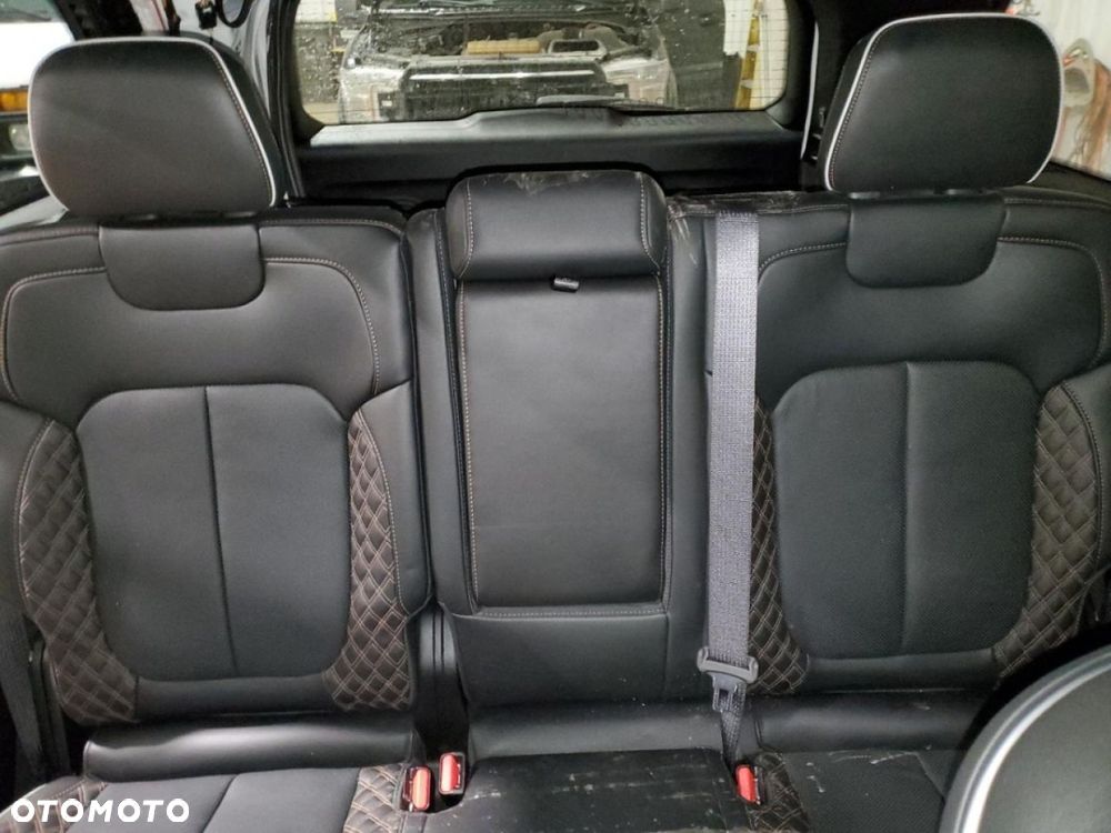 Jeep Grand Cherokee - 10