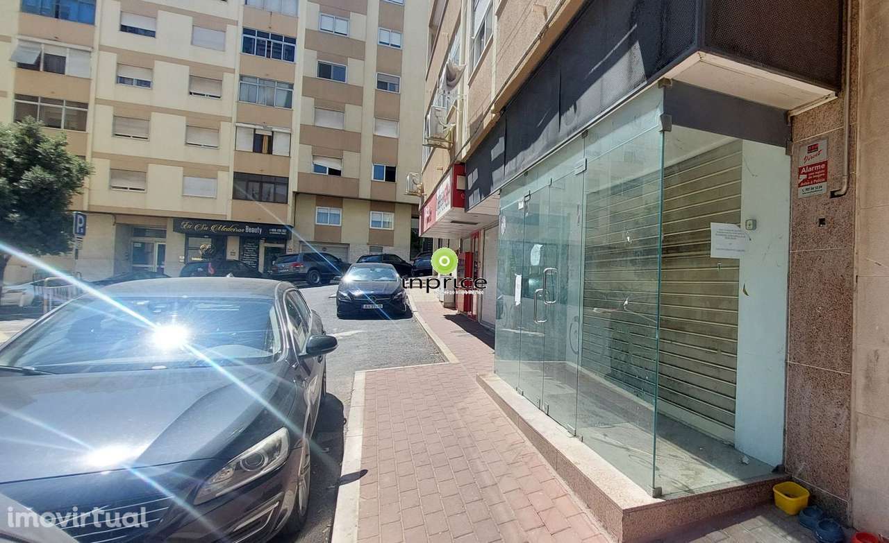 INVESTIMENTO - Venda Conjunta de 2 Lojas Contíguas no Centro do Prior - Grande imagem: 2/5