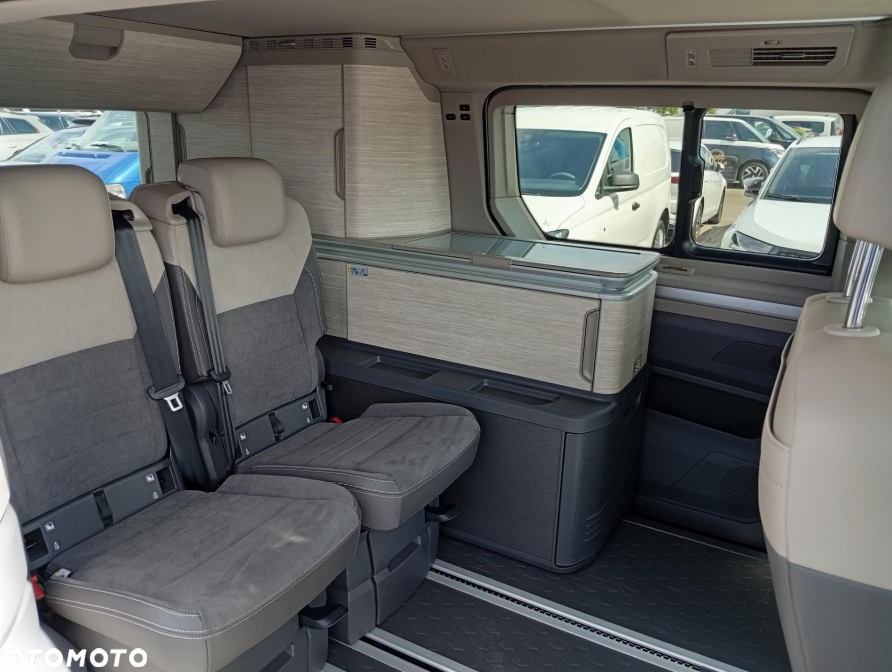 Volkswagen California - 11