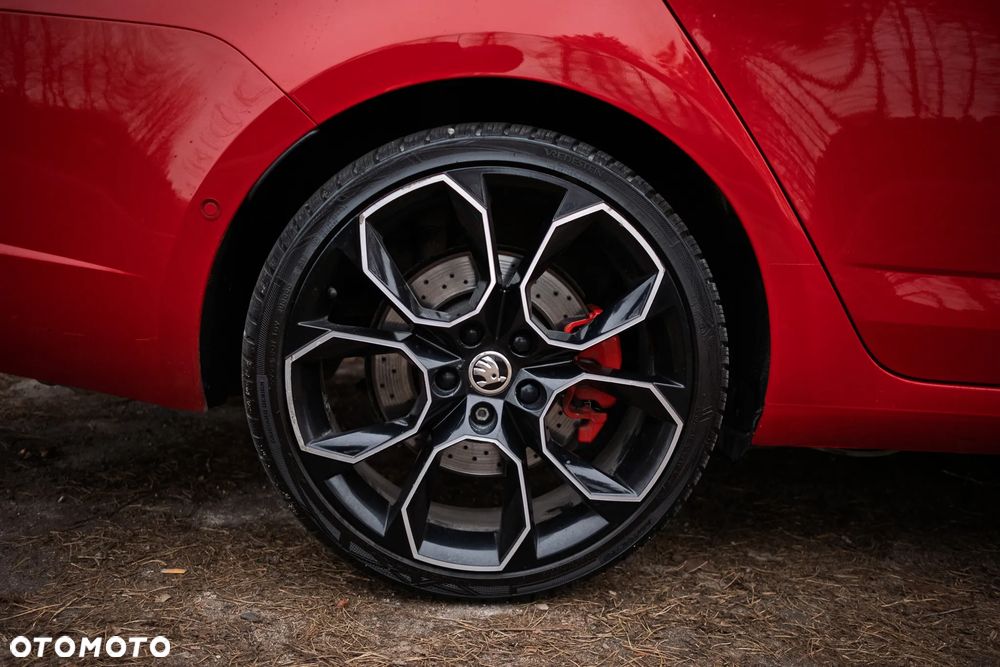Skoda Octavia 2.0 TSI RS Challenge 245 DSG - 32