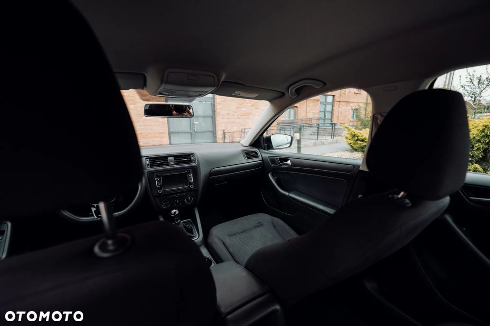 Volkswagen Jetta - 13