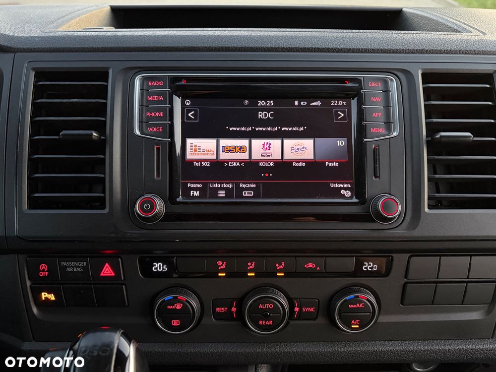 Volkswagen Caravelle - 17