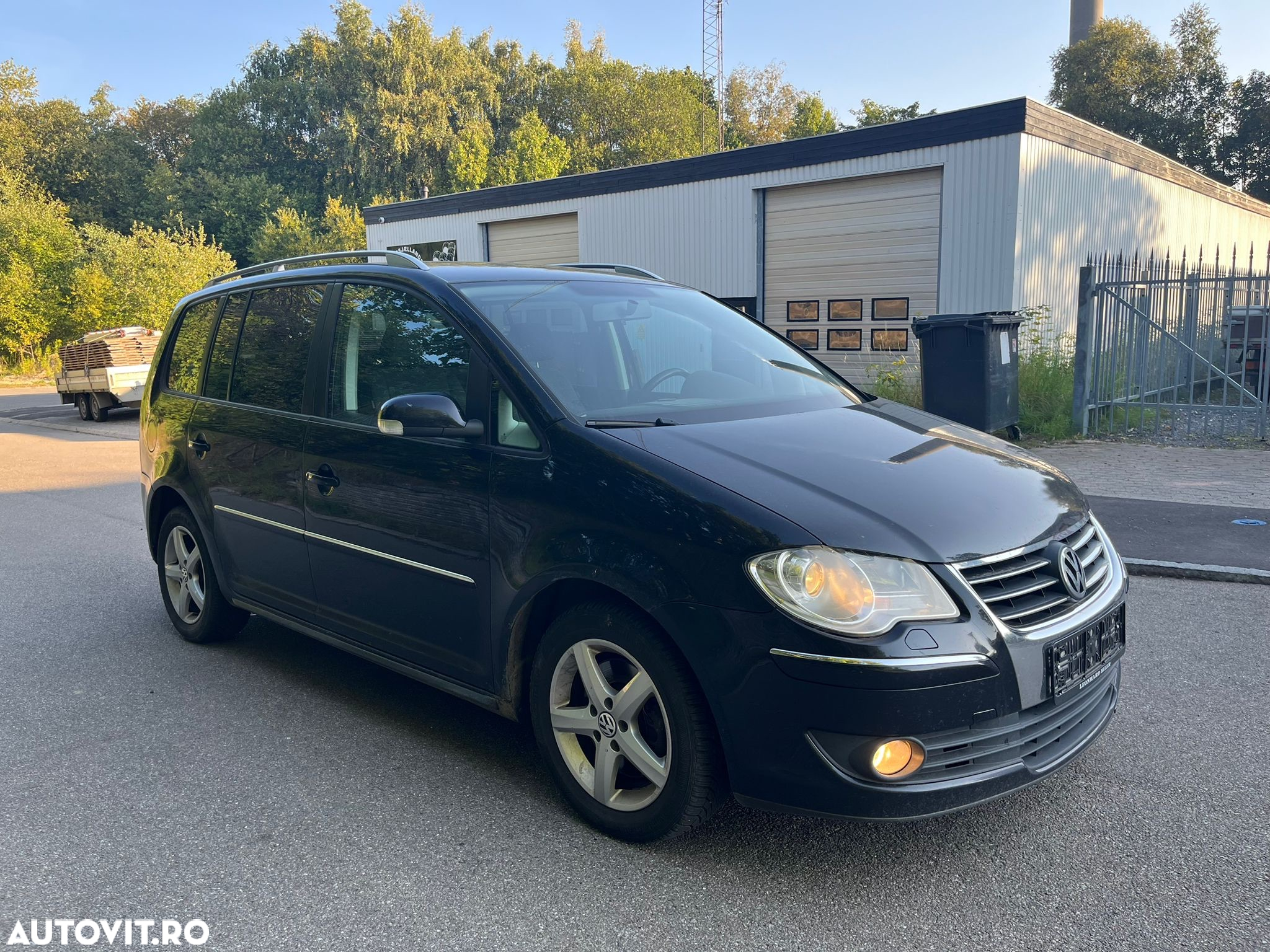 Volkswagen Touran 2.0 TDI DPF DSG Highline - 9