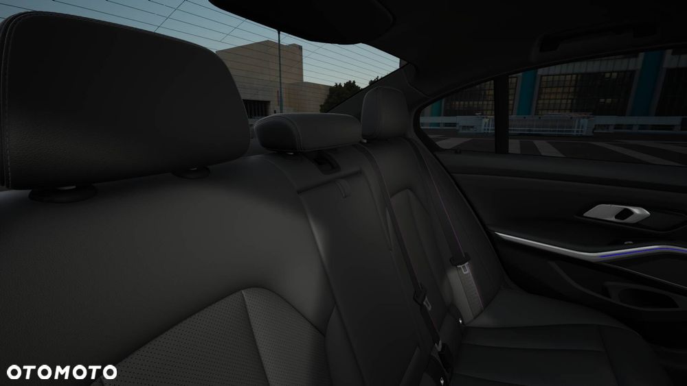 BMW Seria 3 330i xDrive - 13