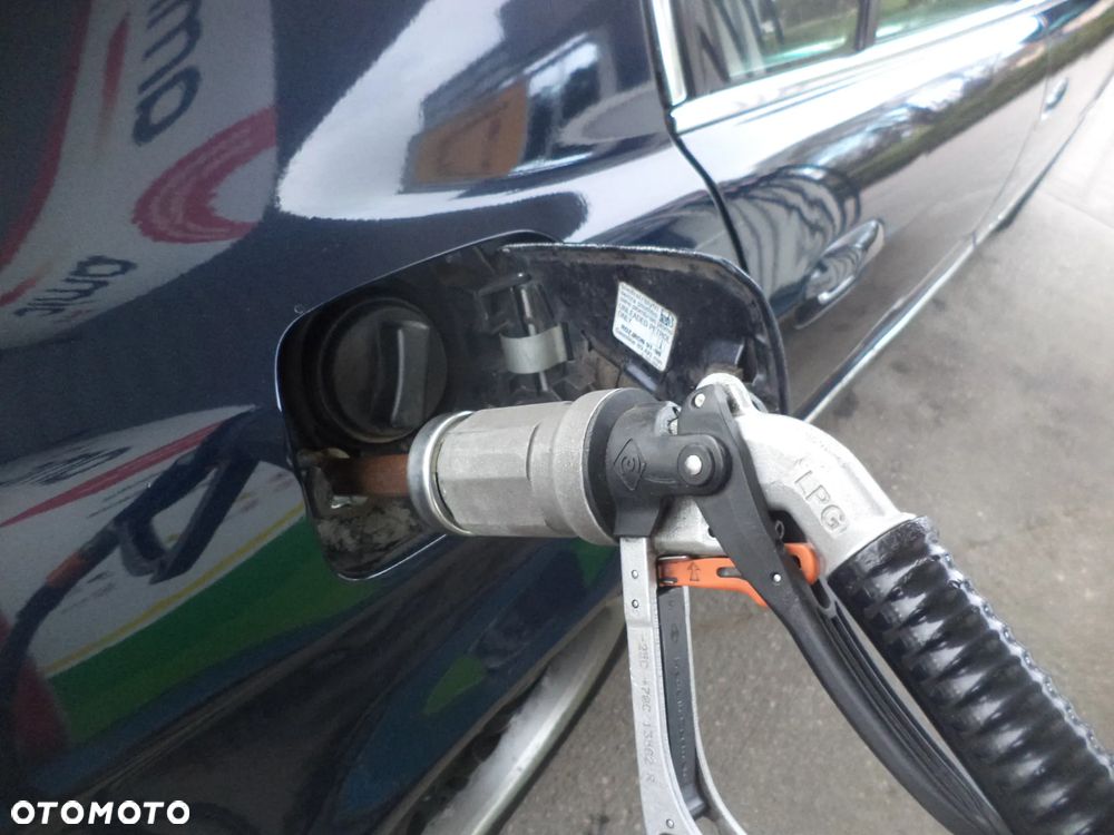 BMW Seria 7 728i L - 27