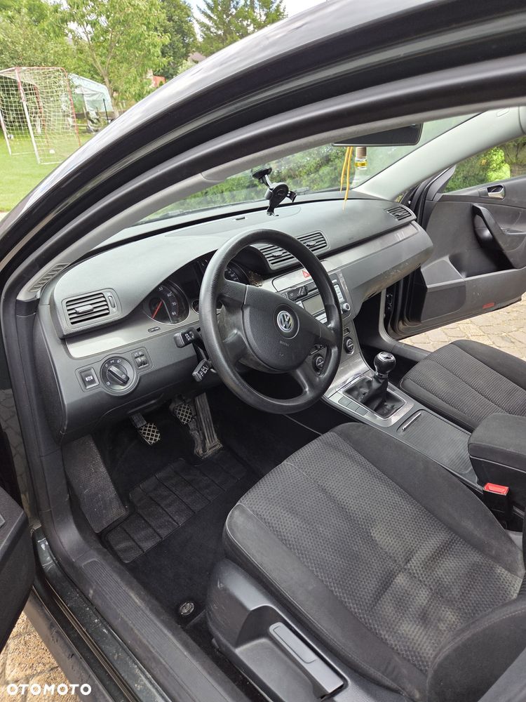Volkswagen Passat - 8