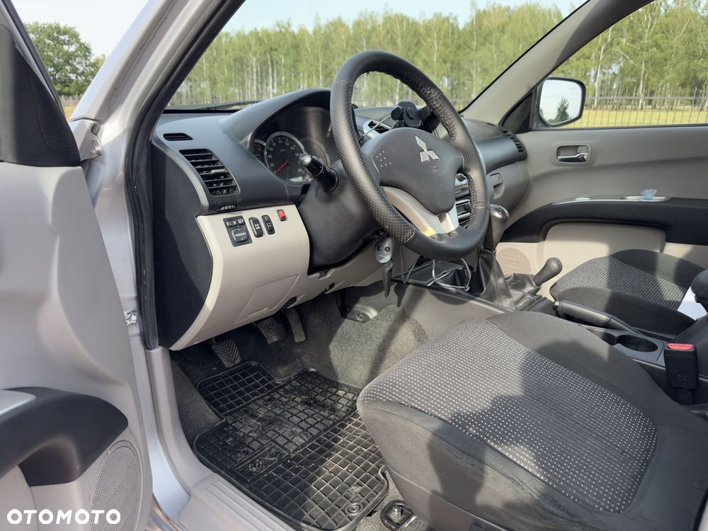Mitsubishi L200 2.5 DID Intense - 9
