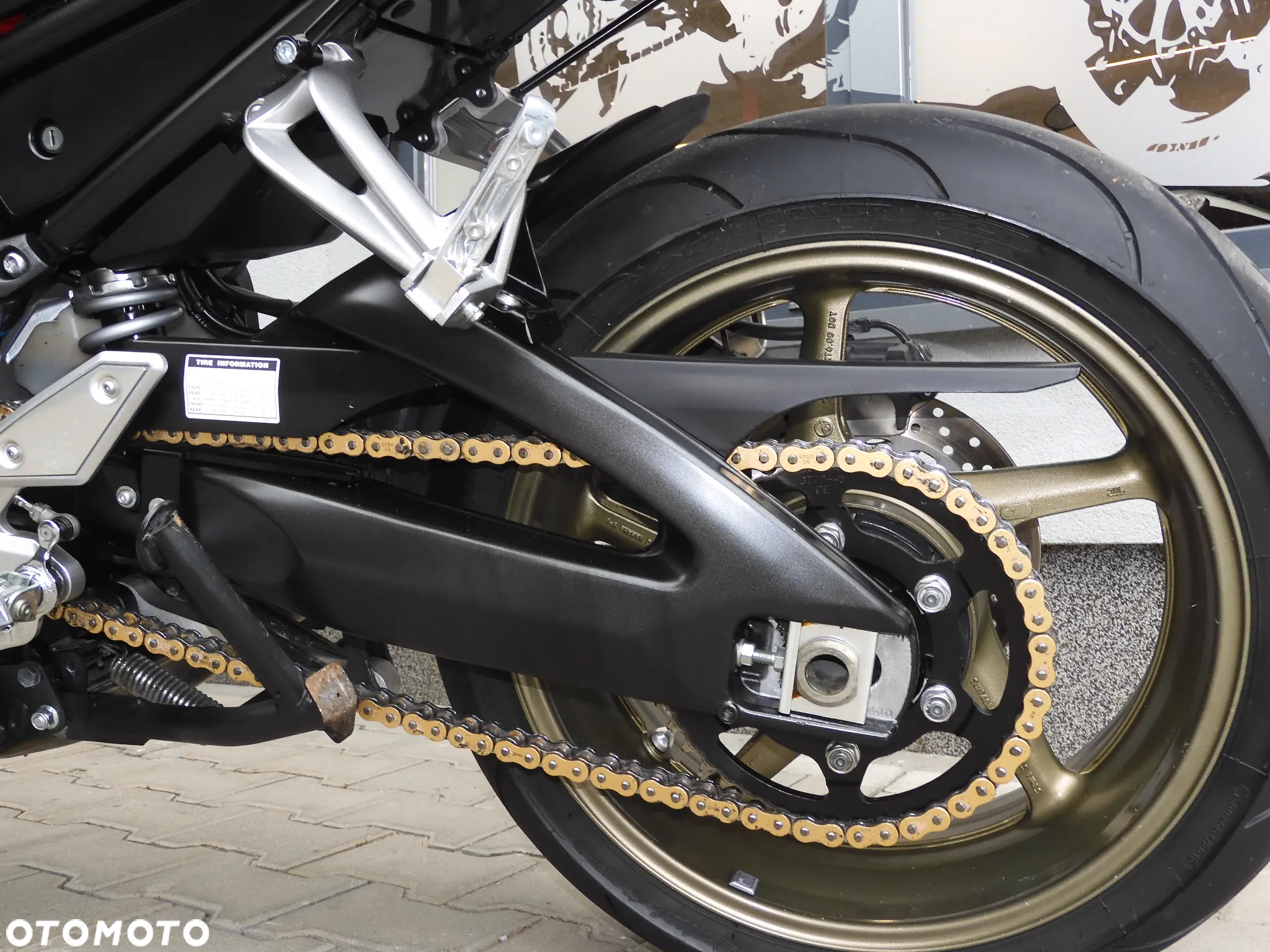 Yamaha FZ - 28