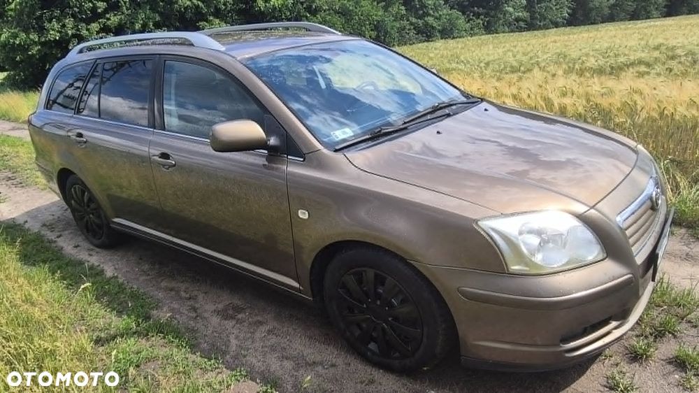 Toyota Avensis 2.2 D-4D Sol - 4