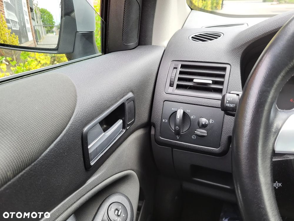 Ford Kuga - 26
