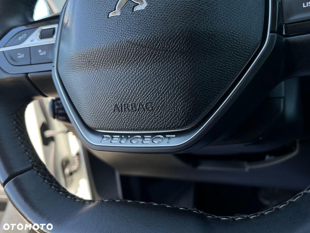 Peugeot 3008 PureTech 130 Stop & Start GPF EAT8 Allure - 13