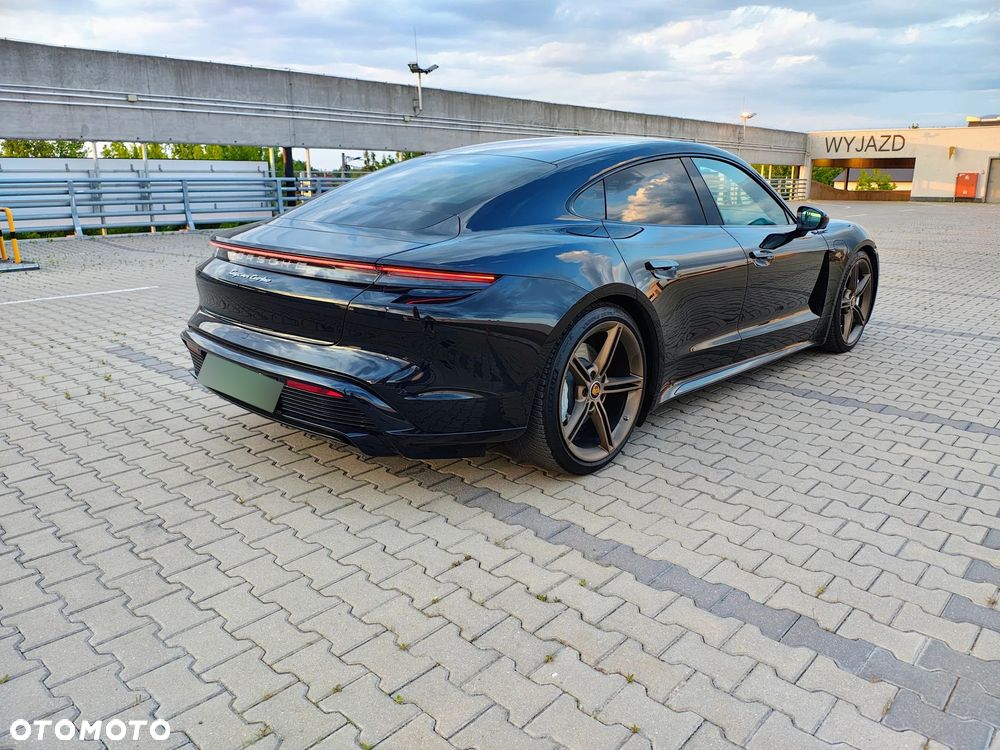 Porsche Taycan Turbo - 2