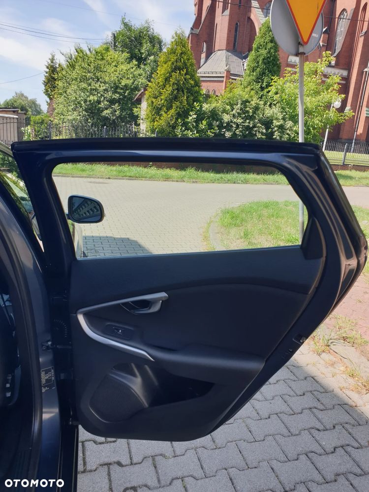 Volvo V40 D2 Linje You - 34