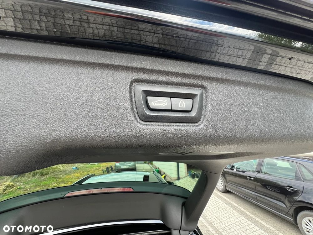 BMW Seria 3 320d Edition M Sport Shadow - 23