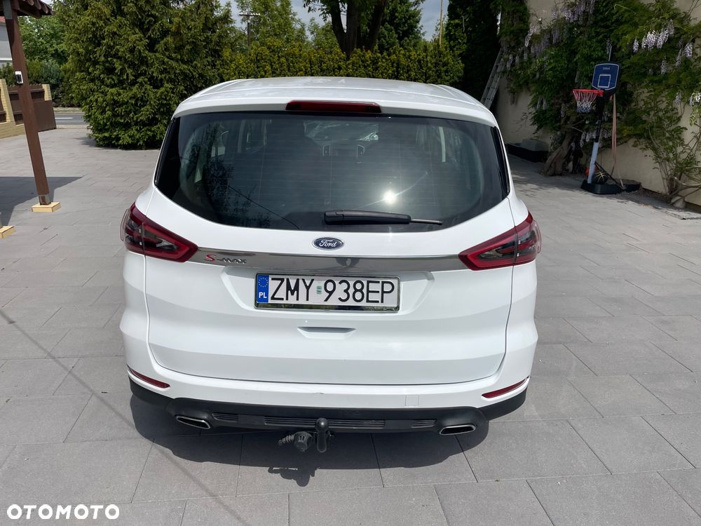 Ford S-Max - 13