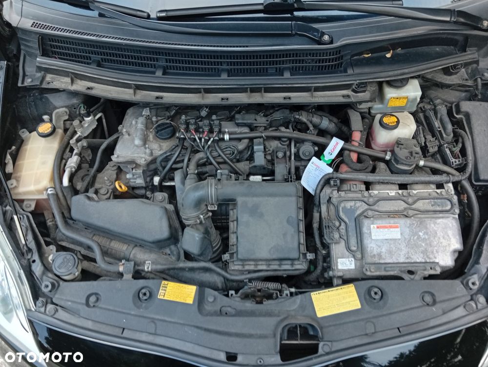Toyota Prius 1.8 HSD Active - 22