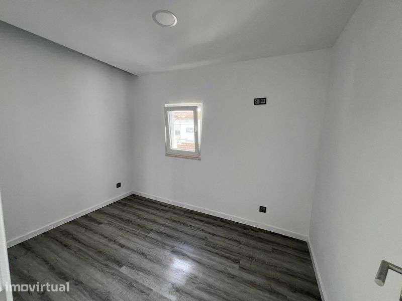 Amadora T2 Remodelado - Grande imagem: 3/7