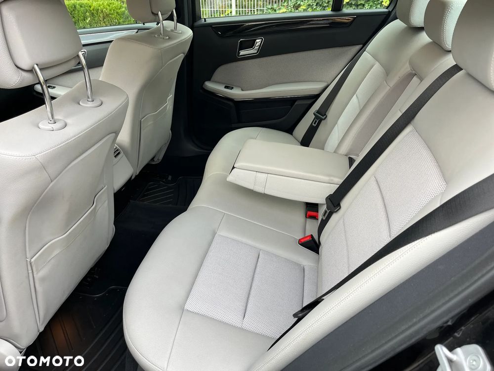 Mercedes-Benz Klasa E 220 CDI BlueEff Avantgarde - 16