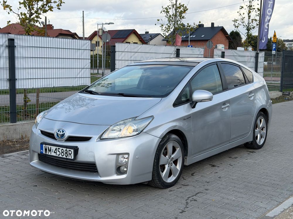 Toyota Prius (Hybrid) Executive - 2