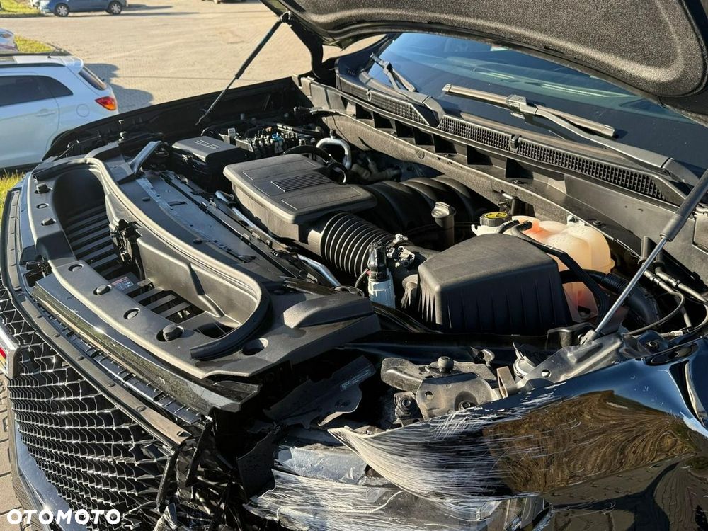 Cadillac Escalade - 12