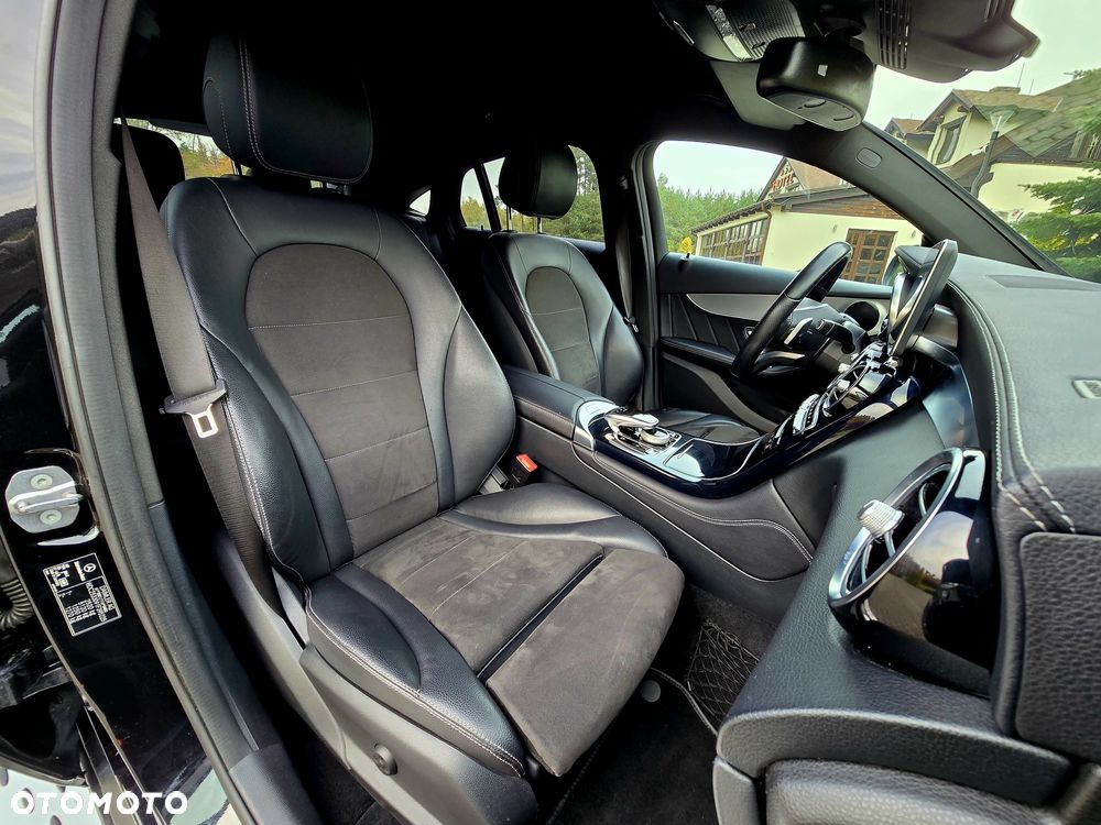 Mercedes-Benz GLC 250 d Coupe 4Matic 9G-TRONIC AMG Line - 30