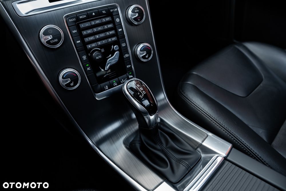 Volvo XC 60 D3 Drive-E Momentum - 30
