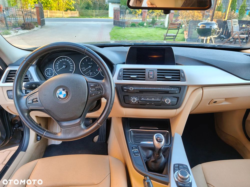BMW Seria 3 316d - 12