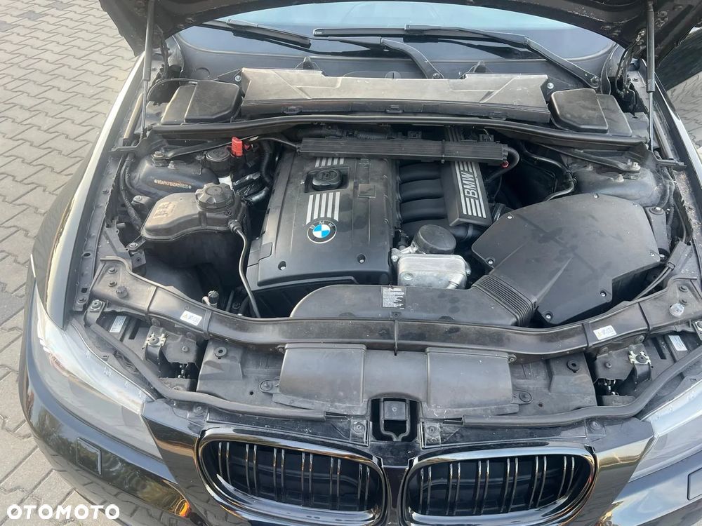 BMW Seria 3 325i - 16