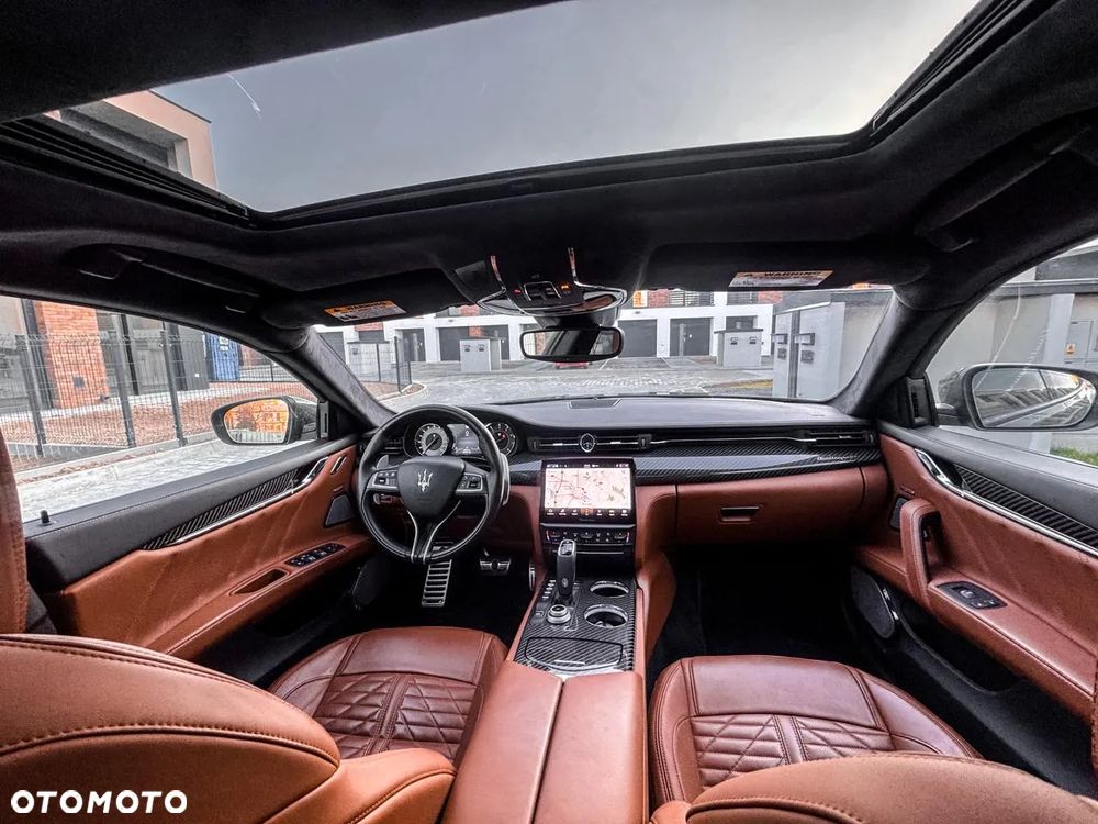 Maserati Quattroporte Modena Q4 - 11