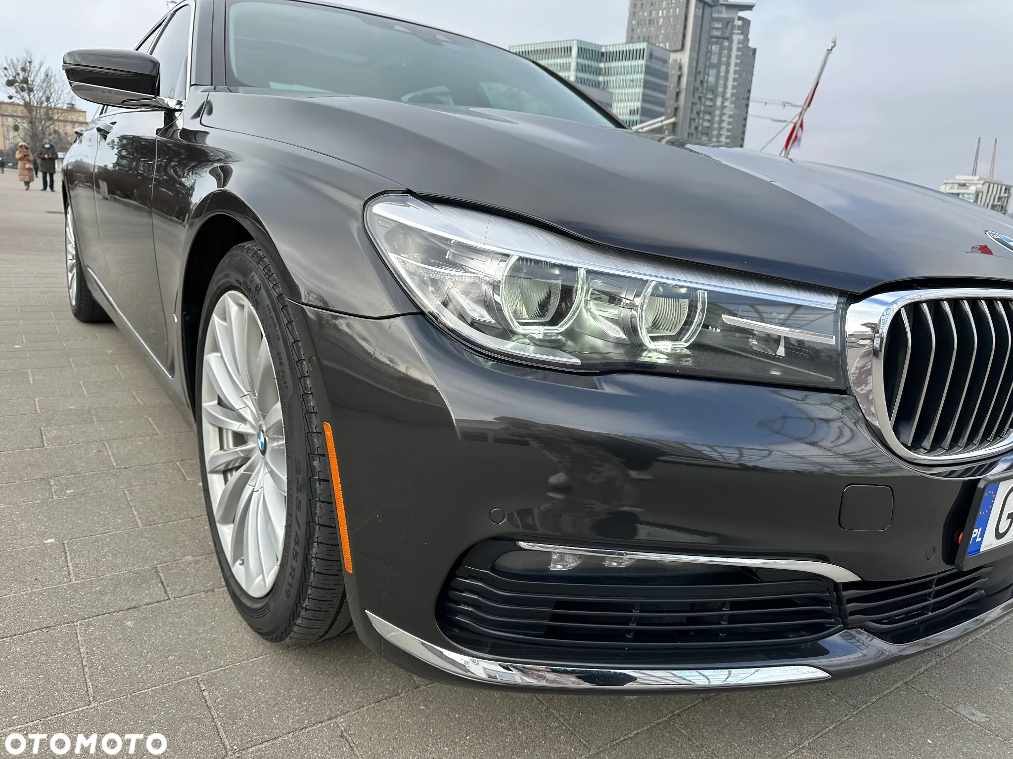 BMW Seria 7 740Li - 4