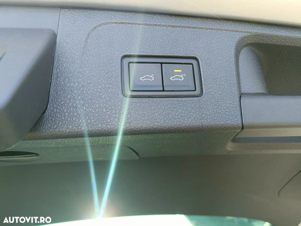 Volkswagen Passat Variant 2.0 TDI 4Mot DSG Highline - 21