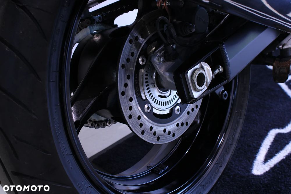 Suzuki GSX - 38